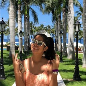 Meet your Posher, Lei lin